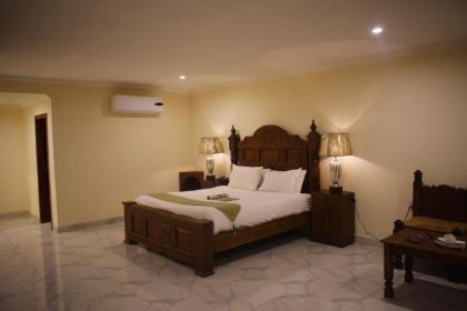 Grand Millennium Hotel - image 1