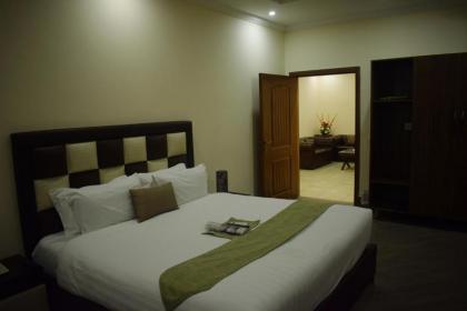 Grand Millennium Hotel - image 10
