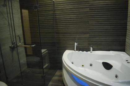 Grand Millennium Hotel - image 11