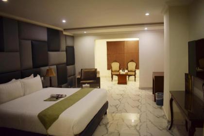 Grand Millennium Hotel - image 12