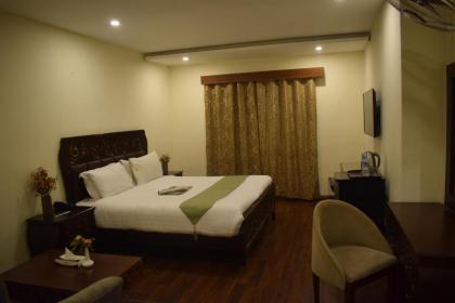 Grand Millennium Hotel - image 14