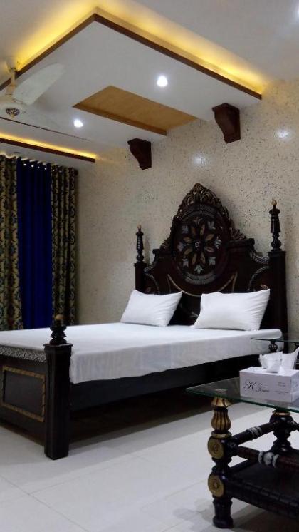 Grand Palace Hotel - image 1