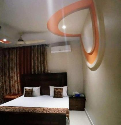 Grand Palace Hotel - image 11
