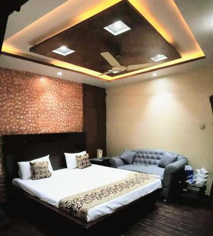Grand Palace Hotel - image 13