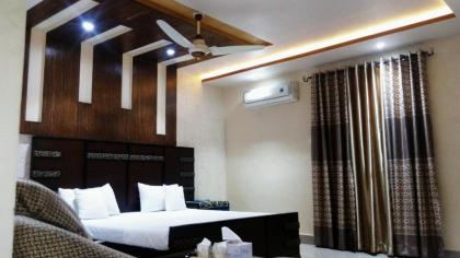Grand Palace Hotel - image 18