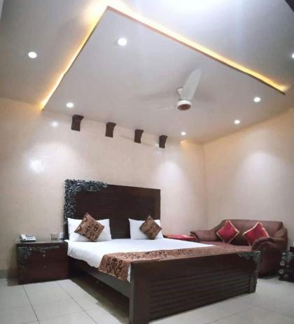 Grand Palace Hotel - image 2