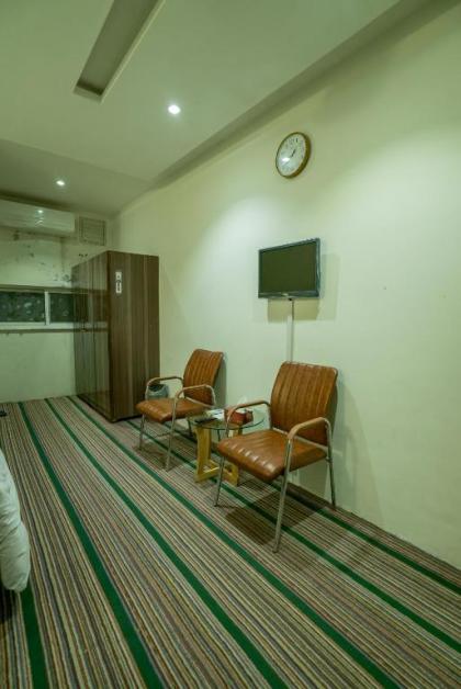 BnB Hotel - image 11