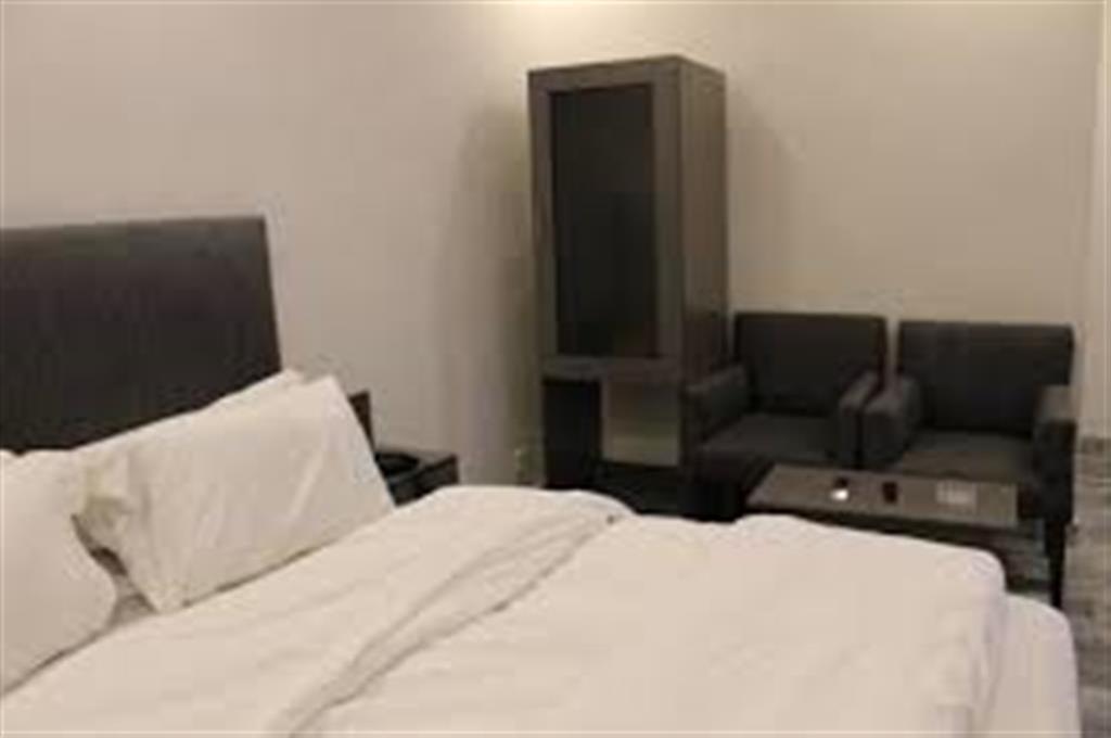 Safari hotel Jail Road - image 5