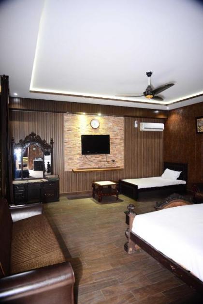 Hotel 12J - image 12