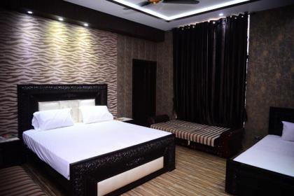 Hotel 12J - image 13