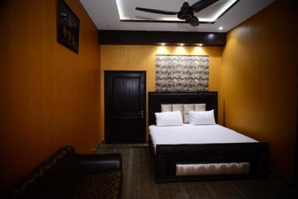 Hotel 12J - image 2
