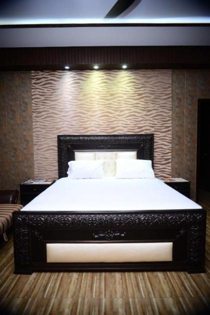 Hotel 12J - image 7