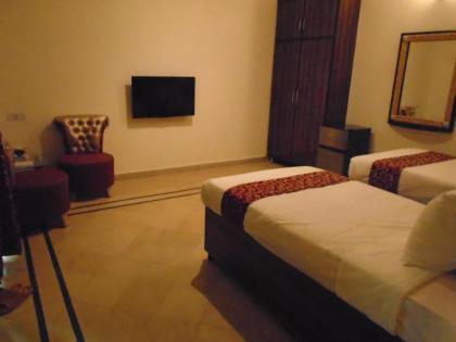 Lotus 1 Hotel - image 2