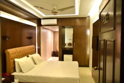 Hotel Mayfair Inn - image 1