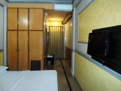 Hotel Mayfair Inn - image 7