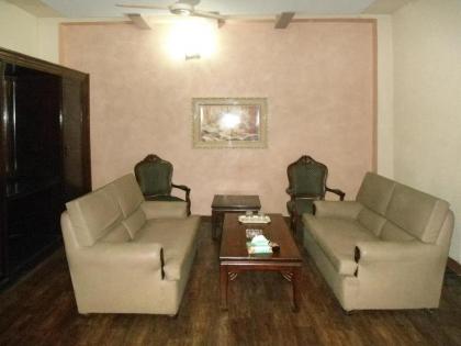 Hotel Mayfair Inn - image 8