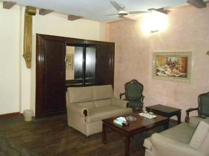 Hotel Mayfair Inn - image 9
