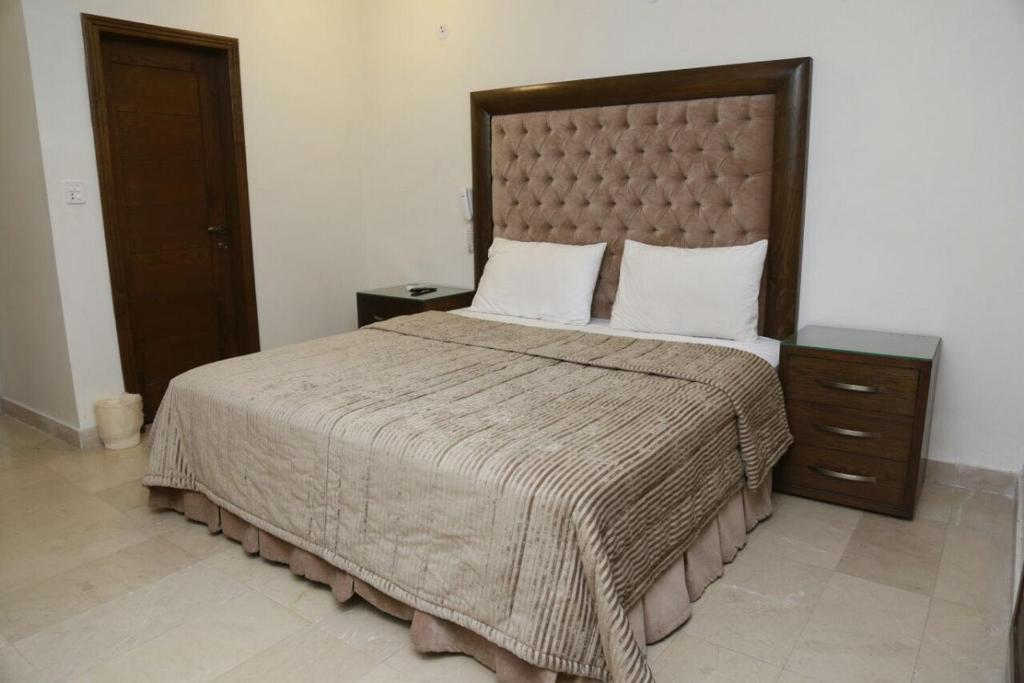 City View Hotel & Restaurant - image 3