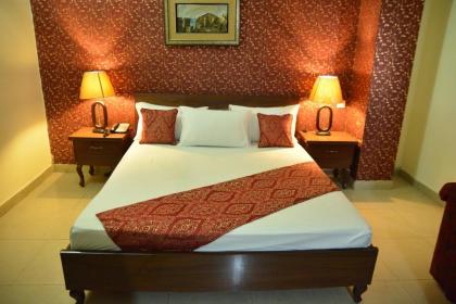 Mars Hotel Lahore - image 2