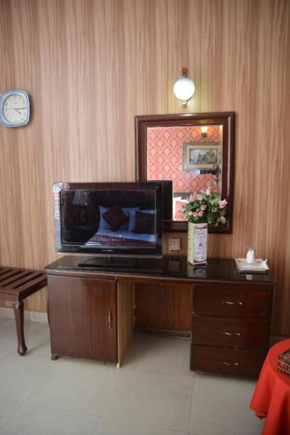 Mars Hotel Lahore - image 4