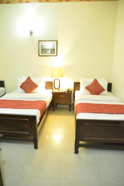 Mars Hotel Lahore - image 8