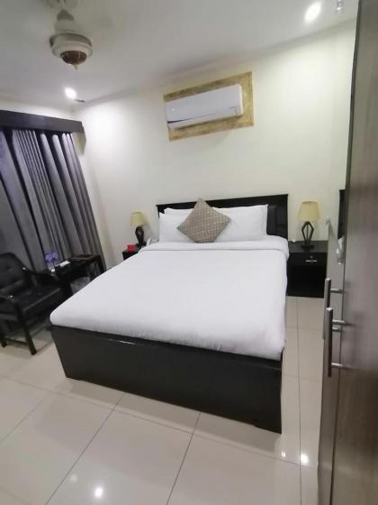 Signature Inn - image 10