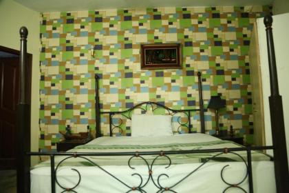 Hotel Sweet Inn - image 3