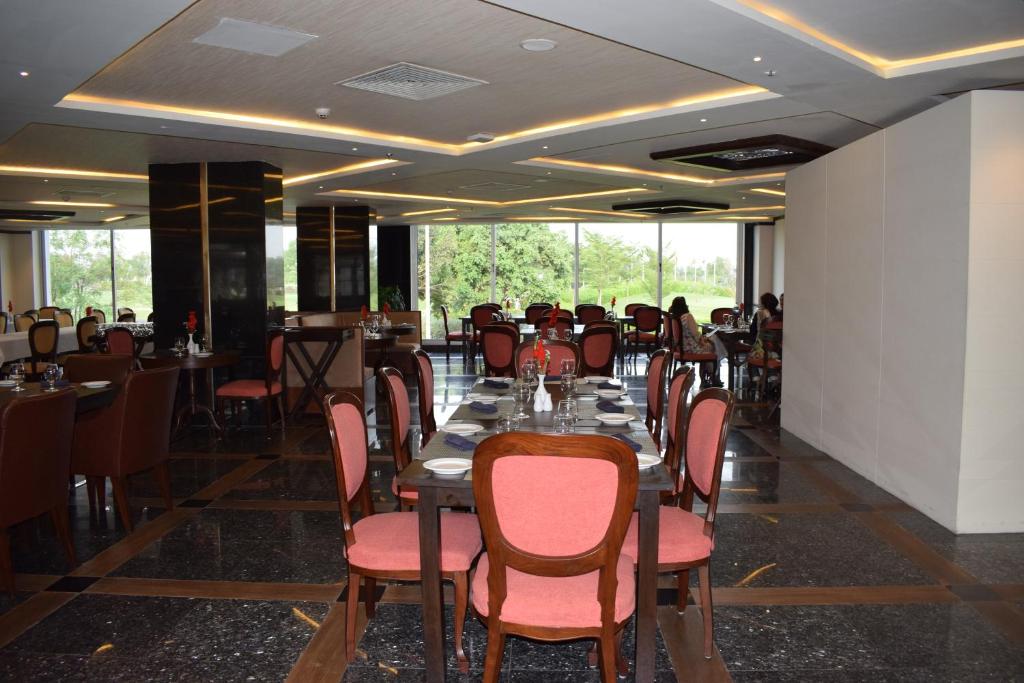 Defence Raya Golf & Country Club - image 7