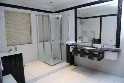 Westin Suites Guest House - image 10