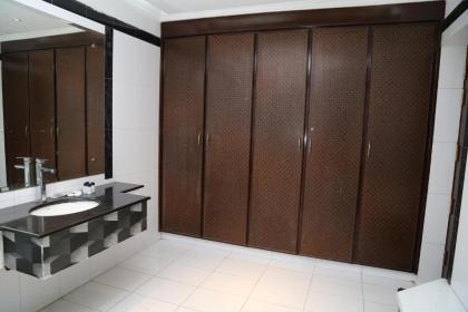 Westin Suites Guest House - image 12
