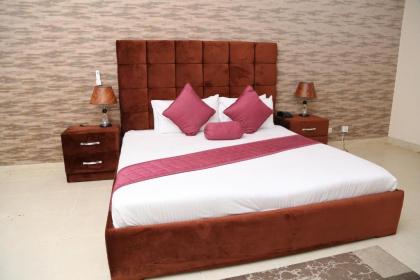 Westin Suites Guest House - image 14