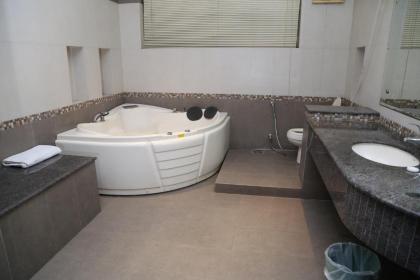 Westin Suites Guest House - image 20