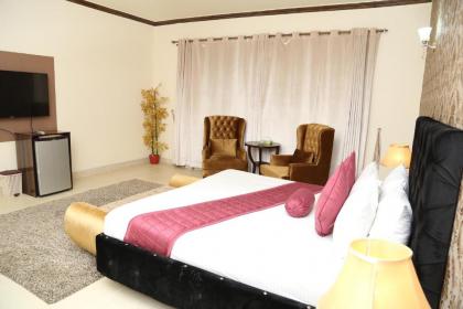 Westin Suites Guest House - image 7