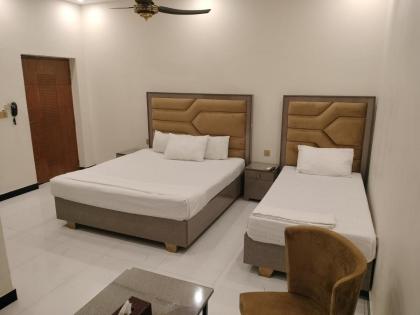 Dove Inn Hotel - image 12