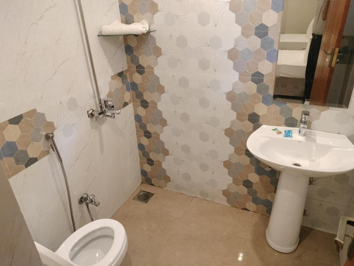 Dove Inn Hotel - image 6