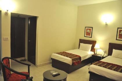Herfa INN Hotel Lahore - image 17
