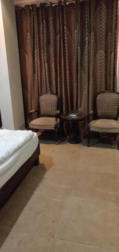 Seven Star Hotel - image 2