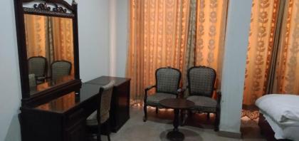 Seven Star Hotel - image 4