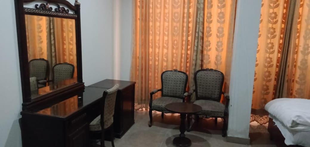 Seven Star Hotel - image 4