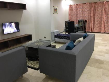 Apartment near Shaukat Khanum - image 1