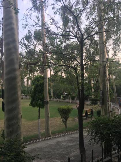 Apartment near Shaukat Khanum - image 14