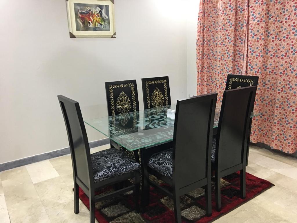 Apartment near Shaukat Khanum - image 4