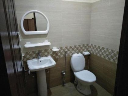 Royalton Inn Hotel - image 15
