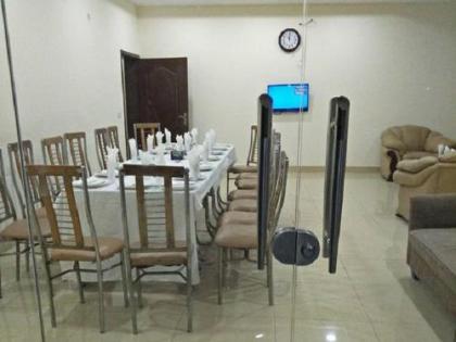 Royalton Inn Hotel - image 6