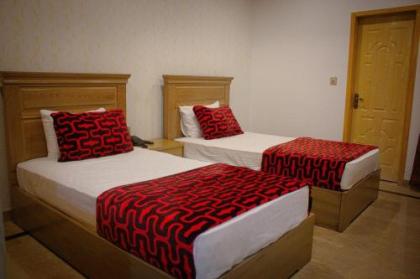 Safari Royal Hotel - image 2