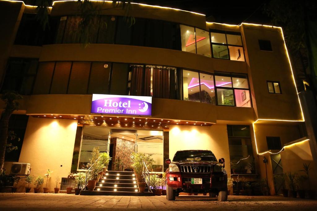 Hotel Premier Inn Gulberg - main image