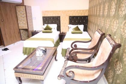Hotel Premier Inn Gulberg - image 14