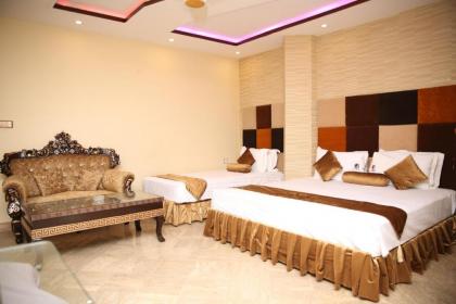 Hotel Premier Inn Gulberg - image 9