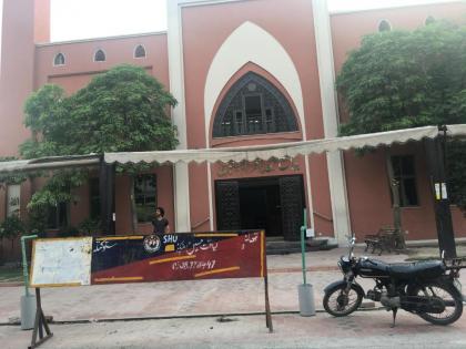 Spacious Apartment in Johar Town - image 18