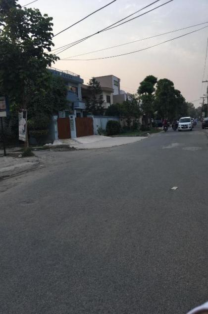 Spacious Apartment in Johar Town - image 20